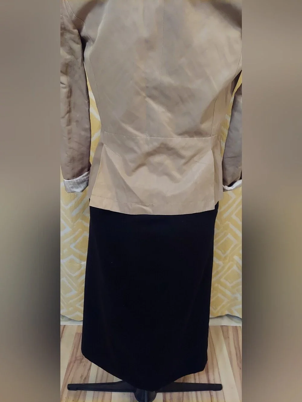 Late Aughts Italian Fabric Banana Republic Khaki Rumpled Jacket w/NYC Map Lining